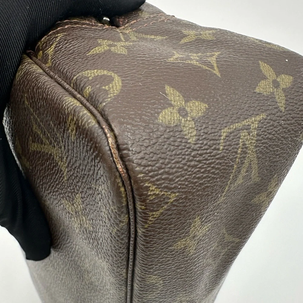 Vintage 1980s  Louis Vuitton Monogram Trousse Toilette 28 Pouch